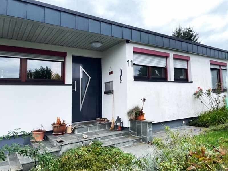 Bungalow zum Kauf 248.000 € 3,5 Zimmer 99,1 m²<br/>Wohnfläche 445 m²<br/>Grundstück Rosenweg 11 Aldingen Aldingen 78554