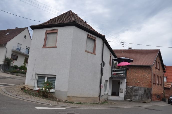 Mehrfamilienhaus zum Kauf als Kapitalanlage geeignet 181.000 € 5 Zimmer 180 m²<br/>Wohnfläche 174 m²<br/>Grundstück Weinstrasse Ranschbach 76829