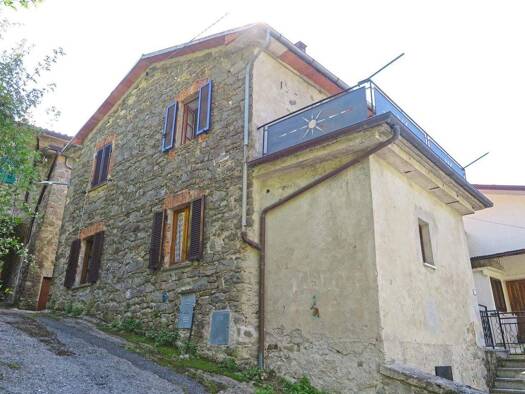 Reihenmittelhaus zum Kauf 60.000 € 4 Zimmer 72 m² Bagnone 54021