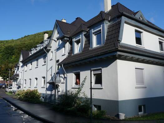 Wohnung zur Miete 720 € 3 Zimmer 66,7 m² 1. Geschoss frei ab sofort Georgiistraße 3 Bad Urach Bad Urach 72574