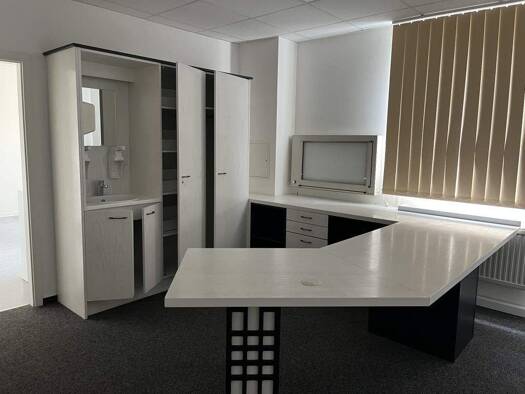 Praxis zur Miete provisionsfrei 2.393 € 8 Zimmer 240 m² Bürofläche teilbar ab 240 m² Bischofswerda 01877