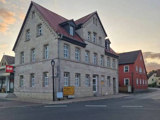 Wohnung zur Miete 950 € 2 Zimmer 83 m² Geschoss 2/3 frei ab sofort Uehlfeld 91486