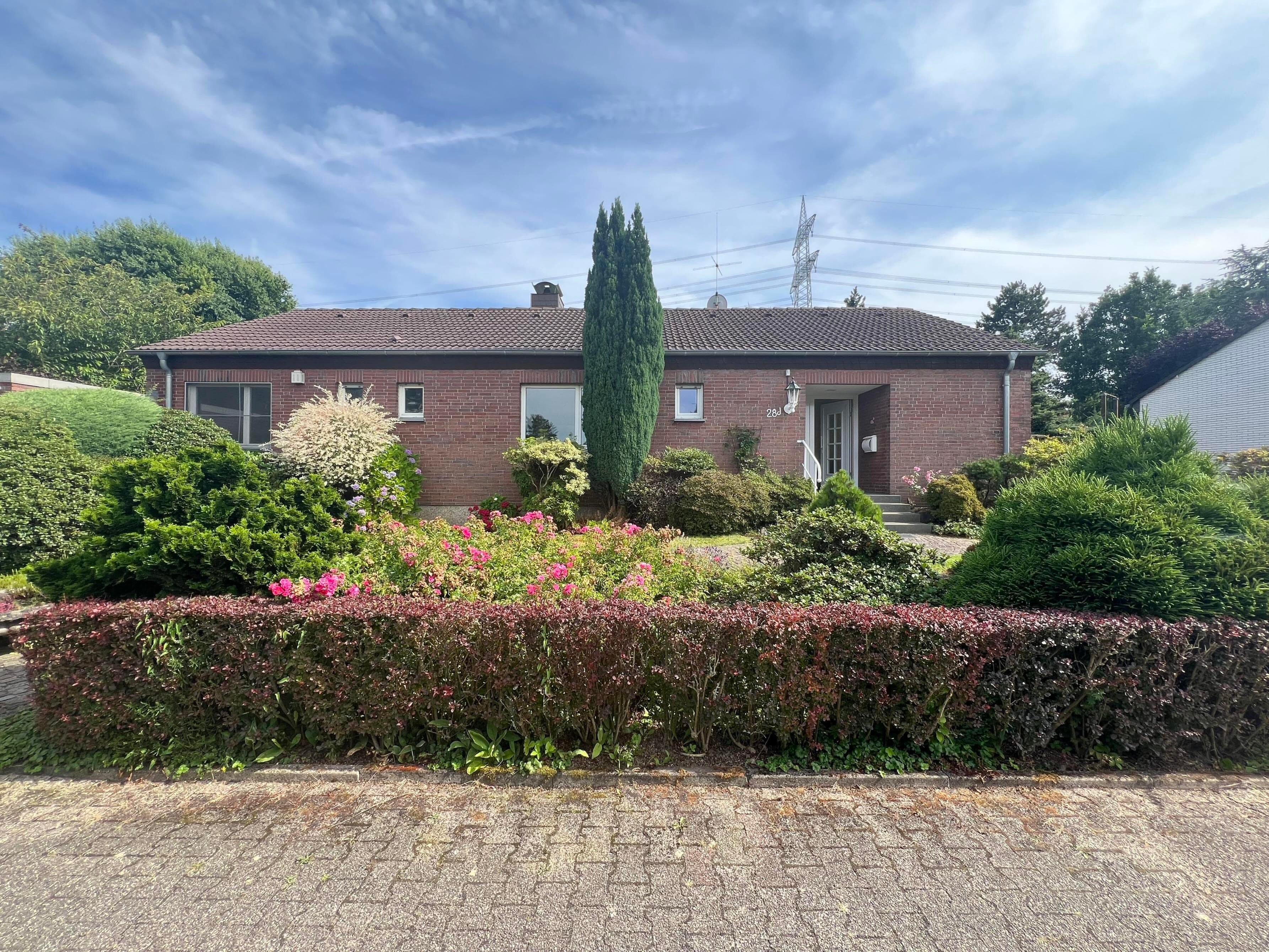 Einfamilienhaus zum Kauf 439.000 € 5,5 Zimmer 132 m²<br/>Wohnfläche 705 m²<br/>Grundstück Durchstraße Dortmund 44265