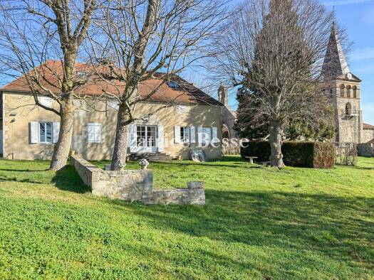 Reihenmittelhaus zum Kauf 480.000 € 14 Zimmer 250 m² 10.112 m² Grundstück Hôtel de Ville Vichy 03200