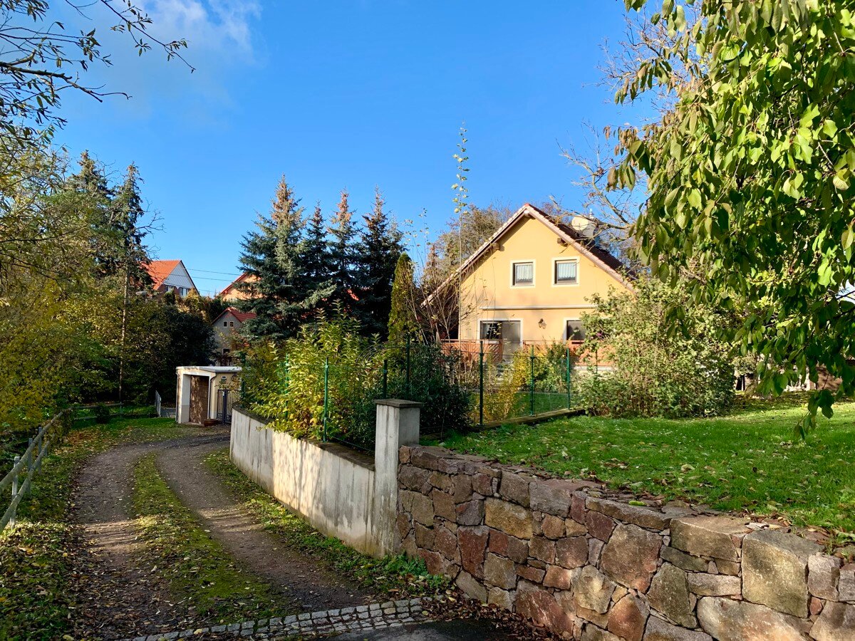 Einfamilienhaus zum Kauf 10 Zimmer 186 m²<br/>Wohnfläche 1.043 m²<br/>Grundstück Nieschütz Nieschütz 01665