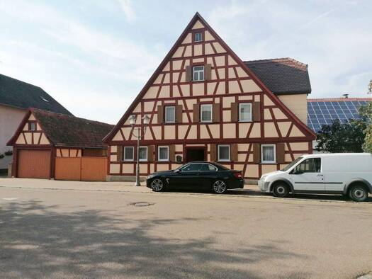 Einfamilienhaus zum Kauf 5 Zimmer 196,3 m² 1.559 m² Grundstück frei ab sofort Marktbergel 91613