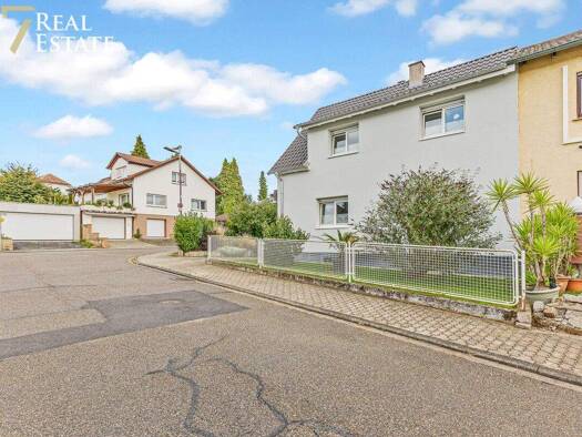 Doppelhaushälfte zum Kauf 389.000 € 6 Zimmer 137 m² 480 m² Grundstück Menzingen Kraichtal 76703