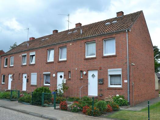 Mehrfamilienhaus zum Kauf provisionsfrei 270.000 € 16 Zimmer 274,9 m² 869 m² Grundstück Freiherr-vom-Stein-Straße 6 Neuenhaus 49828