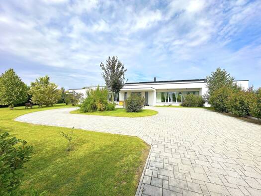 Haus zum Kauf 829.900 € 6 Zimmer 292,6 m² 2.500 m² Grundstück Mosonmagyaróvár 9200