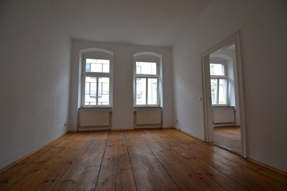 Wohnung zur Miete 525 € 2 Zimmer 55 m²<br/>Wohnfläche 1.<br/>Geschoss 01.01.2025<br/>Verfügbarkeit Scheunenhofstraße 1 Äußere Neustadt (Schönbrunnstr.) Dresden 01097