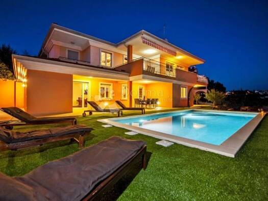 Haus zum Kauf 1.090.000 € 5 Zimmer 550 m² Rovinjsko Selo, Rovinj Rovinj