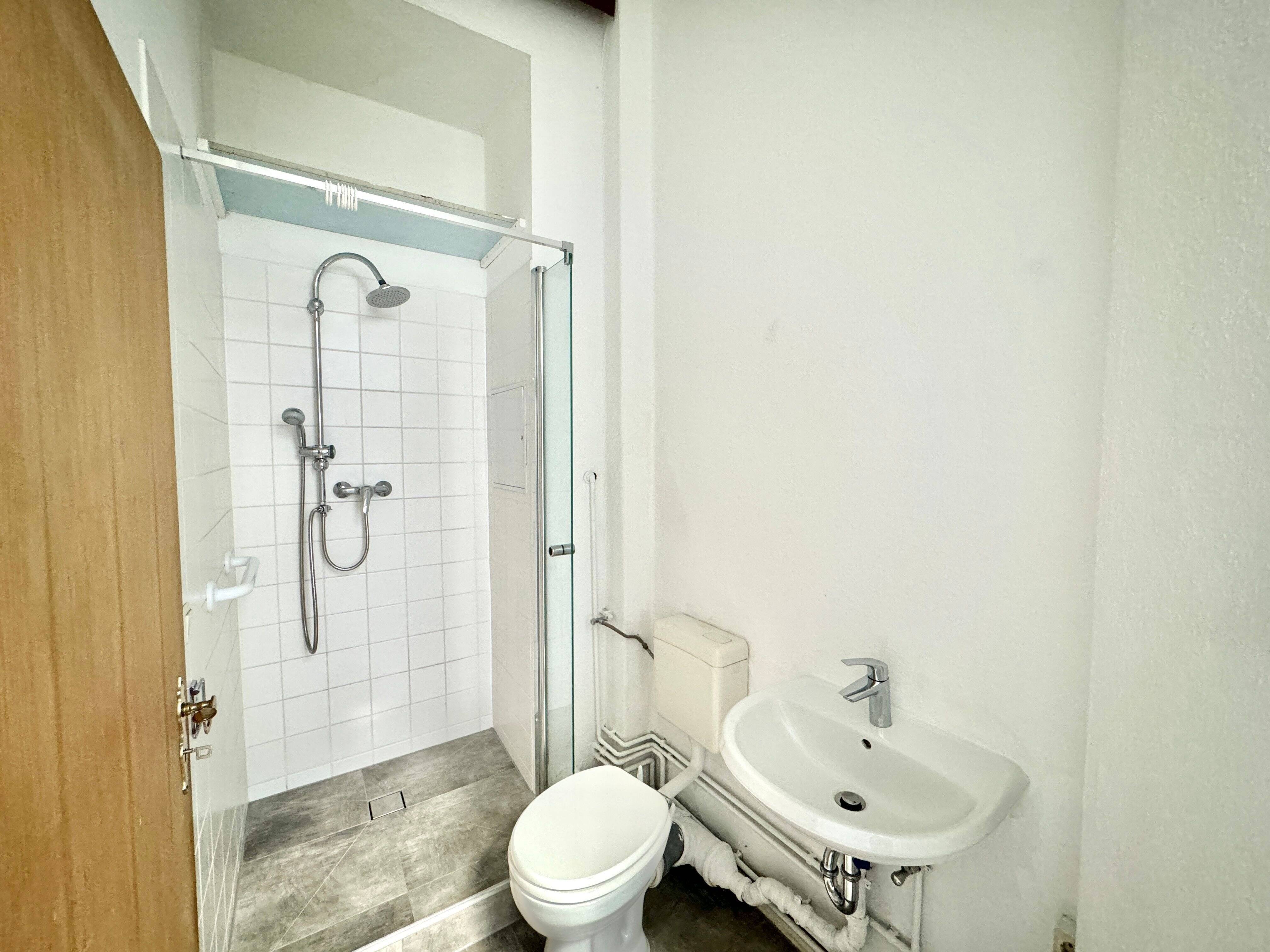 Property thumbnail 6