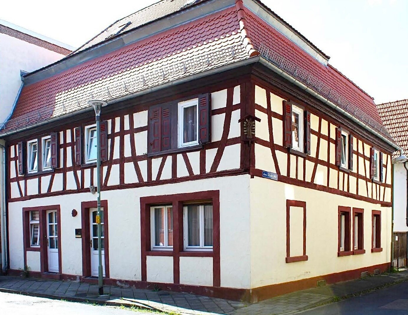 Haus zum Kauf 649.000 € 8 Zimmer 204 m²<br/>Wohnfläche 161 m²<br/>Grundstück Bürgel Offenbach am Main 63075