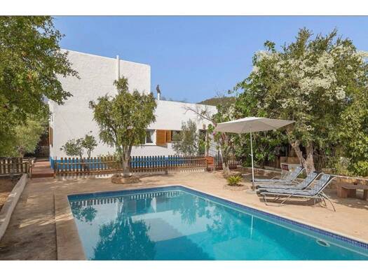 Chalet zum Kauf 750.000 € 3 Zimmer 200 m² 1.005 m² Grundstück Santa Eulària des Riu 07800