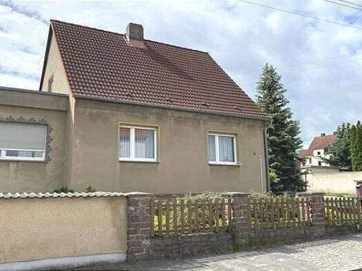 Einfamilienhaus zum Kauf 180.000 € 5 Zimmer 120 m² 838 m² Grundstück frei ab sofort Frankleben Braunsbedra 06259