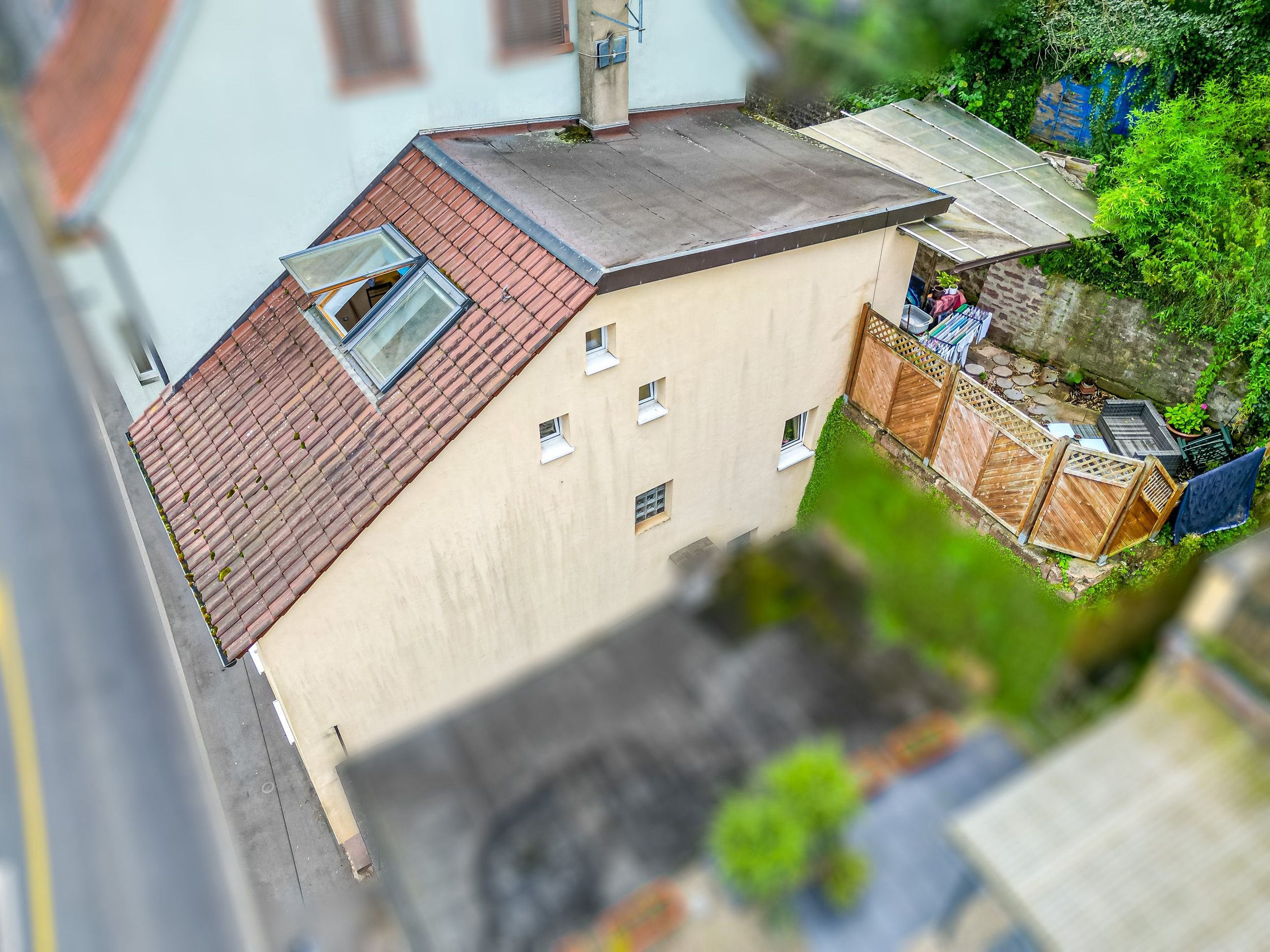 Einfamilienhaus zum Kauf 140.000 € 5 Zimmer 112 m²<br/>Wohnfläche 110 m²<br/>Grundstück Wertheim Wertheim 97877