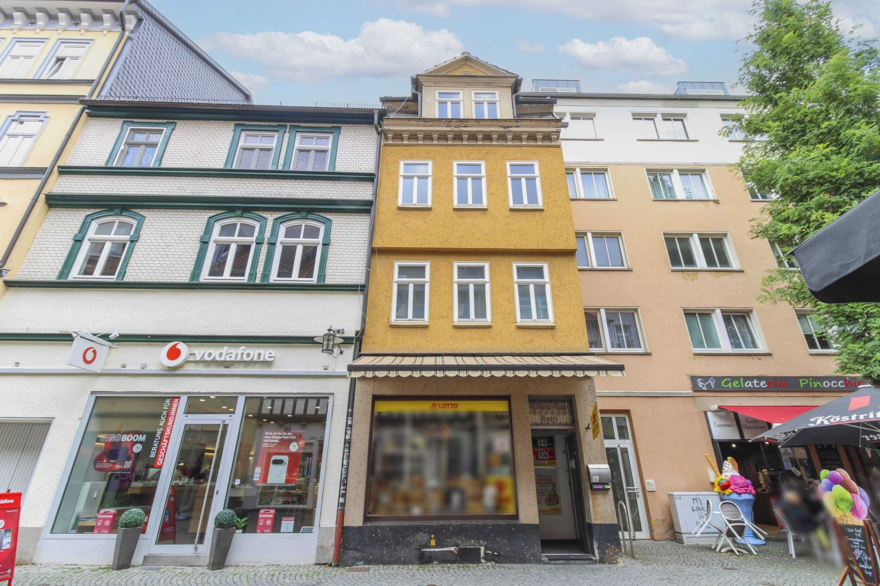 Mehrfamilienhaus zum Kauf als Kapitalanlage geeignet 258.000 € 15 Zimmer 272 m²<br/>Wohnfläche 146,1 m²<br/>Grundstück Eisenach Eisenach 99817