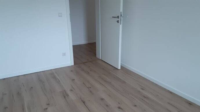 4-Zimmer-Dachgeschoss-Maisonette mit Blick ins Grüne, mit Balkon – Zietenstraße 30, 9130 Chemnitz – Vorschaubild 9