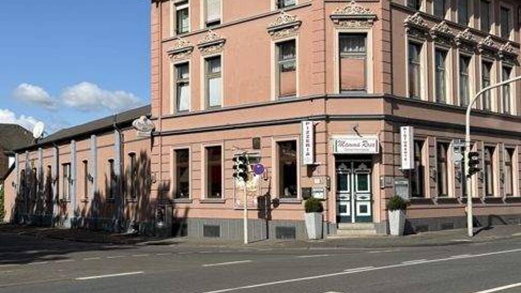 Saniertes Mehrfamilienhaus mit etablierter Gastronomie in Solingen-Ohligs