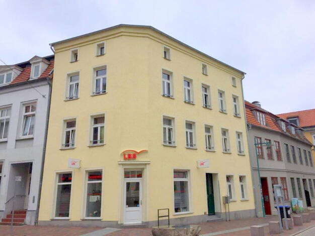 Wohn- und Geschäftshaus zum Kauf provisionsfrei als Kapitalanlage geeignet 292.000 € 233 m² 117 m² Grundstück Güstrow 18273