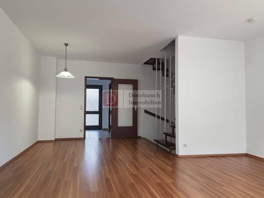 Reihenmittelhaus zur Miete 1.800 € 4 Zimmer 120 m² 160 m² Grundstück frei ab sofort Louis-Pasteur-Straße 19 Niederursel Frankfurt am Main 60439