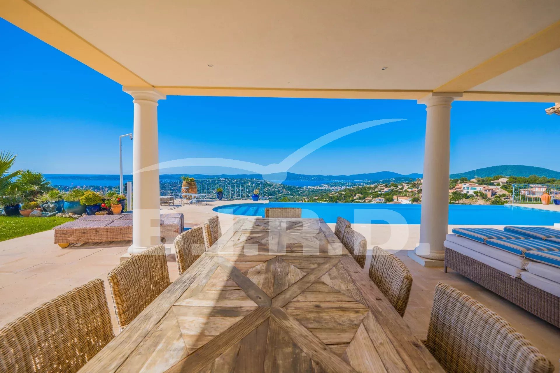 Villa zum Kauf provisionsfrei 3.500.000 € 8 Zimmer 220 m²<br/>Wohnfläche 3.200 m²<br/>Grundstück Nartelle-Noyer-Bellevue-bd des Sardinaux Sainte-Maxime 83120