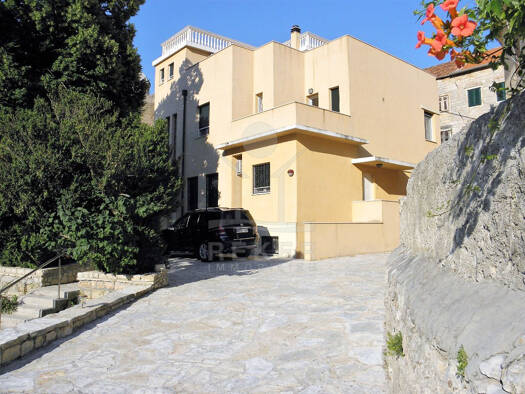 Mehrfamilienhaus zum Kauf 1.600.000 € 365 m² 4.652 m² Grundstück Skradin 22222