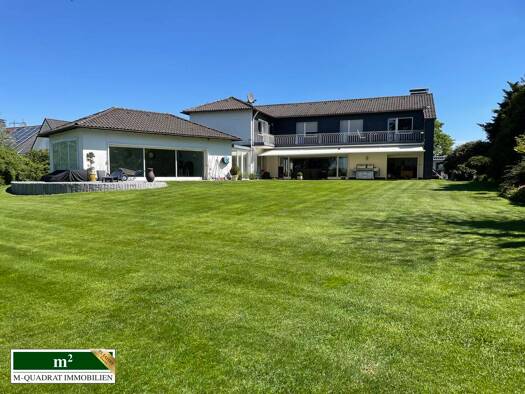 Villa zum Kauf 1.150.000 € 10 Zimmer 380 m² 2.500 m² Grundstück Solingen 42659