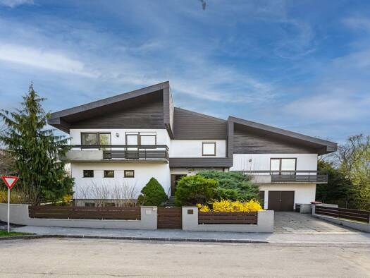 Einfamilienhaus zum Kauf 770.000 € 7 Zimmer 345 m² 1.300 m² Grundstück Wiener Neustadt 2700