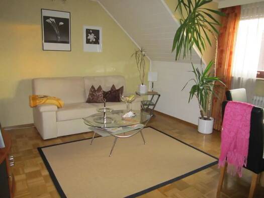 Wohnung zur Miete 850 € 4 Zimmer 84 m² Geschoss 2/3 frei ab 01.01.2026 Webichgasse 2 Eltersdorf Erlangen 91058