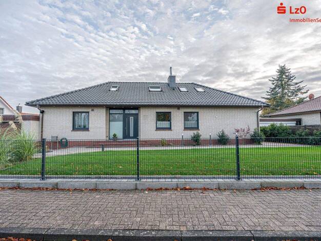 Bungalow zum Kauf 439.900 € 7 Zimmer 211,6 m² 877 m² Grundstück Varel 26316