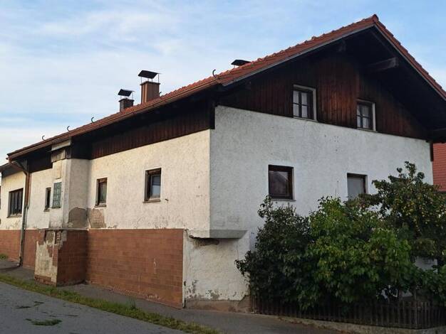 Einfamilienhaus zum Kauf 165.000 € 8,5 Zimmer 160 m² 500 m² Grundstück Eggerszell Rattiszell 94372