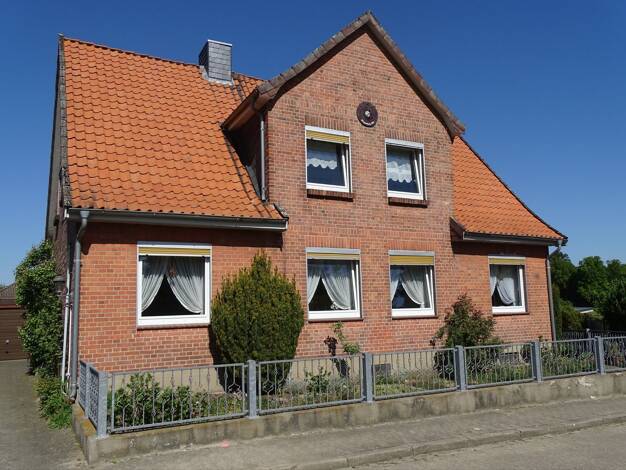 Einfamilienhaus zum Kauf 189.000 € 9 Zimmer 160 m² 1.176 m² Grundstück Ebstorf Ebstorf 29574