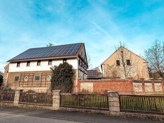 Bauernhaus zum Kauf 280.000 € 10 Zimmer 200 m² 7.700 m² Grundstück Langenbernsdorf Langenbernsdorf 08428
