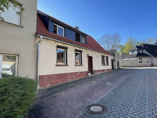 Einfamilienhaus zum Kauf 35.000 € 5 Zimmer 120 m² 737 m² Grundstück Neugattersleben Nienburg (Saale) 06429