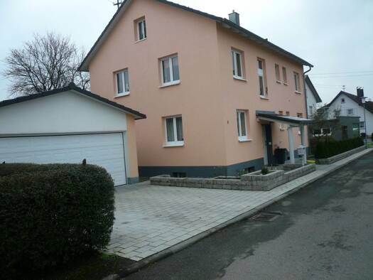 Mehrfamilienhaus zum Kauf provisionsfrei 370.000 € 9 Zimmer 192 m² 611 m² Grundstück frei ab sofort Kolbingen 78600