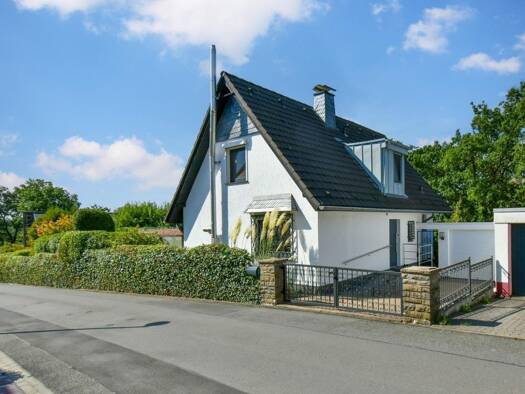 Einfamilienhaus zum Kauf 698.000 € 3,5 Zimmer 128 m² 704 m² Grundstück Kettwig Essen 45219