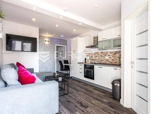 Wohnung zur Miete 900 € 1 Zimmer 45 m² 1. Geschoss Podstrana Podstrana