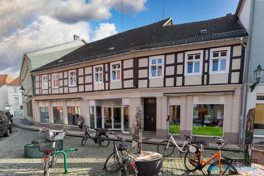 Haus zum Kauf 250.000 € 6 Zimmer 190 m²<br/>Wohnfläche 433 m²<br/>Grundstück Perleberg Perleberg 19348