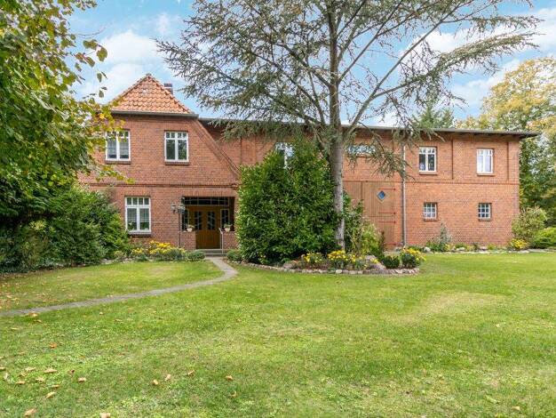 Haus zum Kauf 1.100.000 € 8 Zimmer 300 m² 122.451 m² Grundstück Riet Ut Teldau 19273