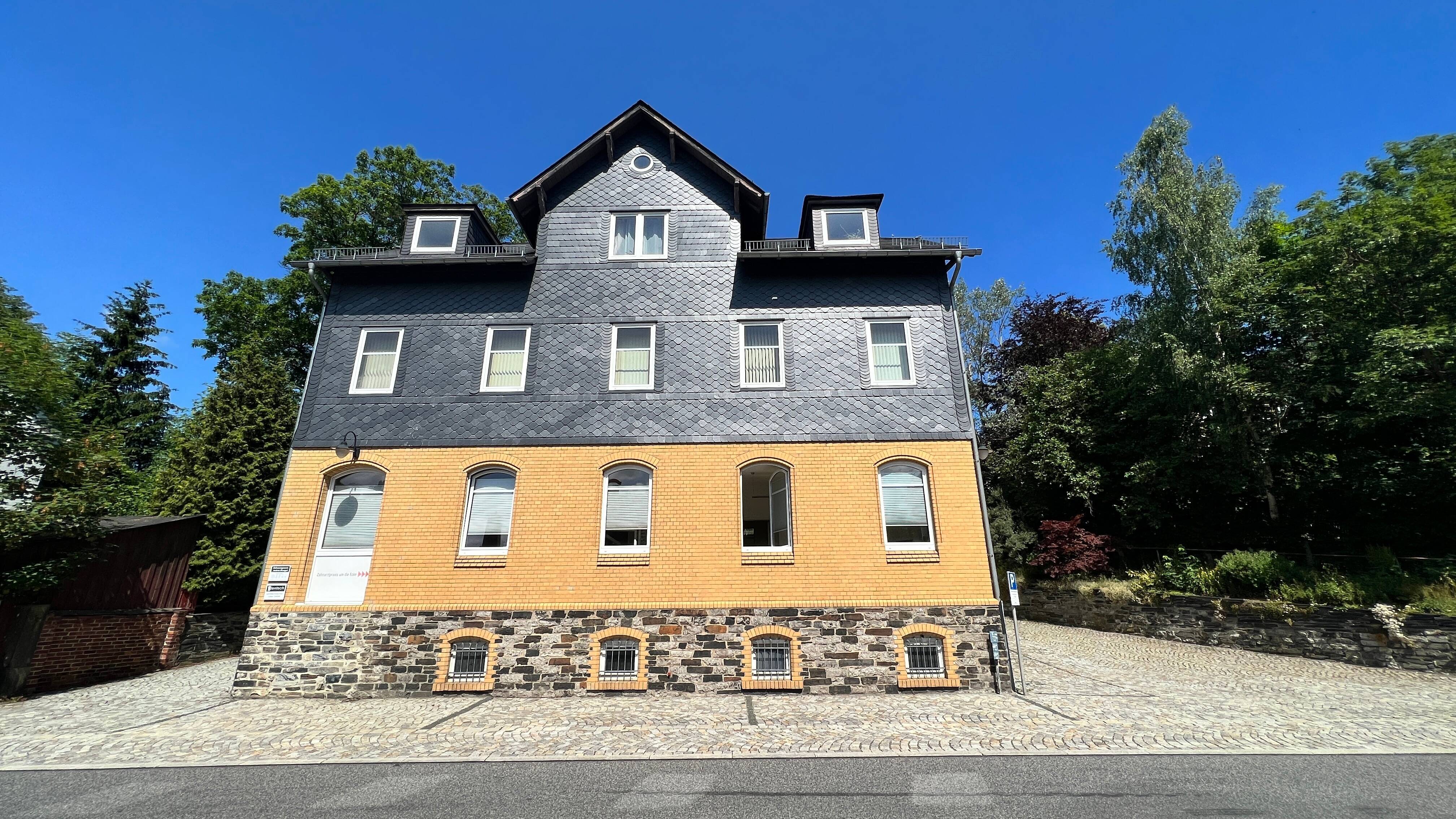 Haus zum Kauf als Kapitalanlage geeignet 499.000 € 366 m²<br/>Wohnfläche 693 m²<br/>Grundstück Leutenbergerstraße 3 Wurzbach Wurzbach 07343