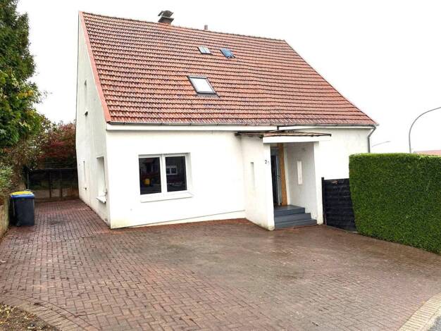 Einfamilienhaus zum Kauf provisionsfrei 135.000 € 8 Zimmer 169 m² 430 m² Grundstück Schnathorster Straße 23 Nettelstedt Lübbecke 32312