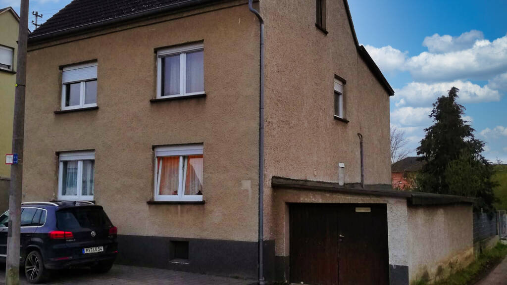 Einfamilienhaus zum Kauf 279.999 € 7 Zimmer 125 m² 411 m² Grundstück frei ab sofort Goethestr. 21 Ochtendung 56299