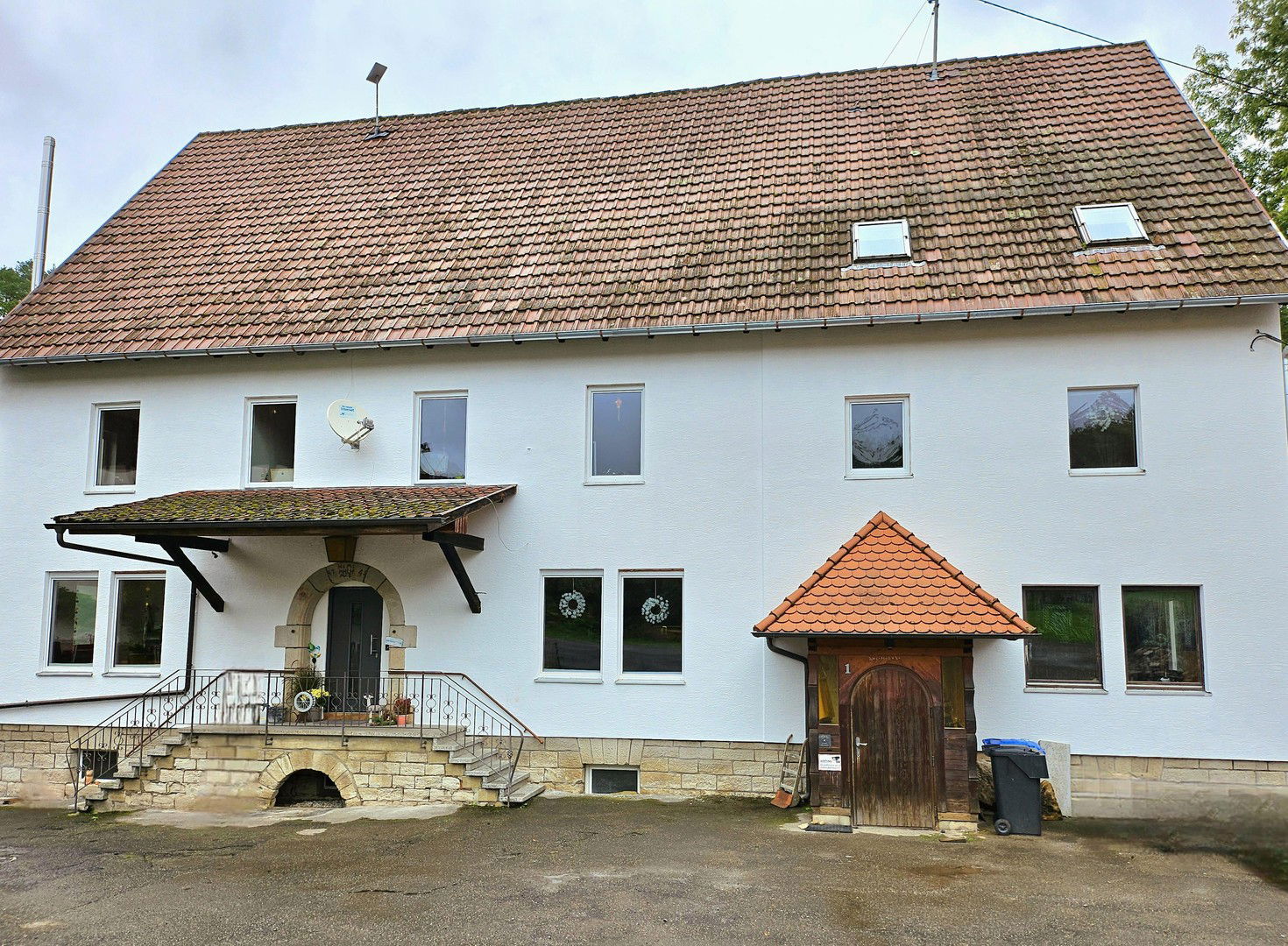 Mehrfamilienhaus zum Kauf provisionsfrei 1.050.000 € 8 Zimmer 450 m²<br/>Wohnfläche 8.000 m²<br/>Grundstück Ostdorf Balingen 72336