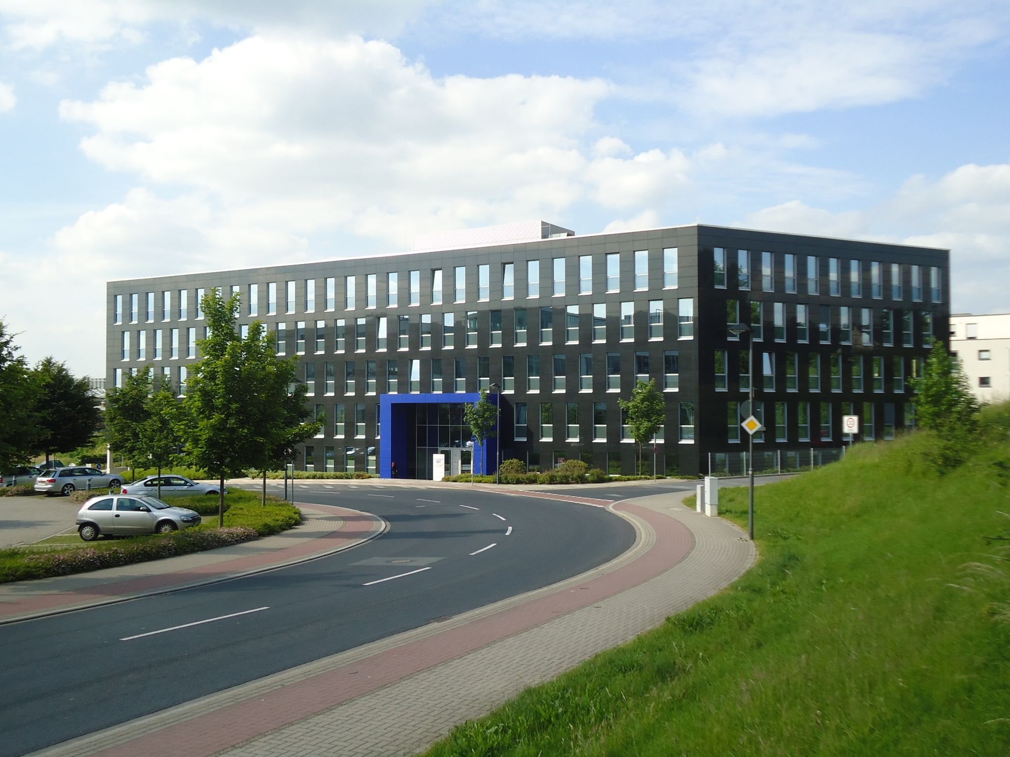 Bürofläche zur Miete provisionsfrei 13 € 1.641 m²<br/>Bürofläche ab 351 m²<br/>Teilbarkeit Ost Ratingen 40882