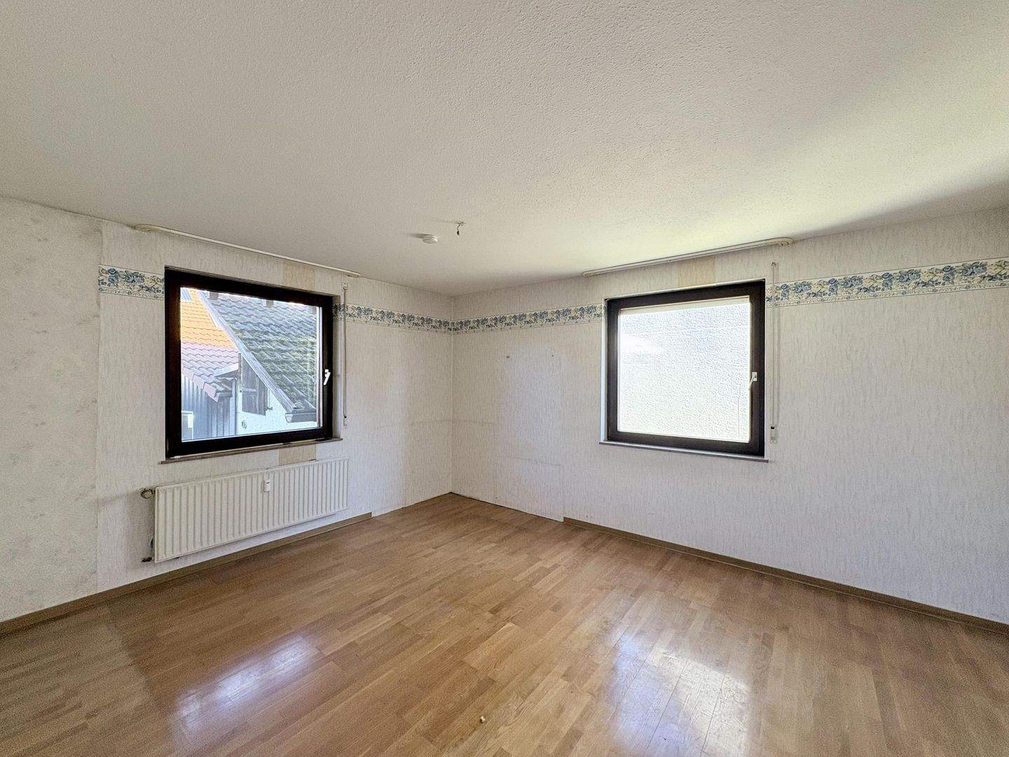 Immobilie in Hildrizhausen - 2-Familien-Haus mit Scheune für individuelle Wohnträume - Bild 3