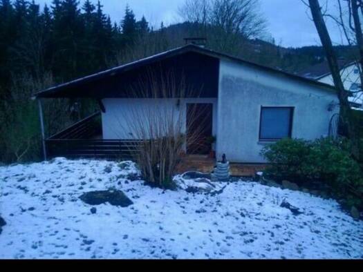 Einfamilienhaus zum Kauf 168.000 € 4 Zimmer 100 m² 8.923 m² Grundstück frei ab sofort Geroldsgrün 95179