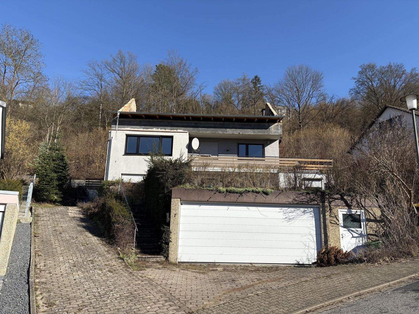 Immobilie in Alfeld (Leine) - Mit Fantasie zum Traumhaus und wundervoller Aussicht - Bild 1
