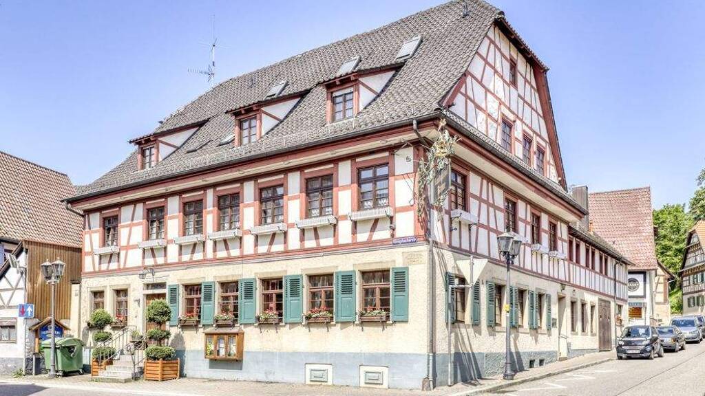 Hotel zum Kauf 1.200.000 € 24 Zimmer 40 Betten 737 m² Grundstück Stein Königsbach-Stein 75203