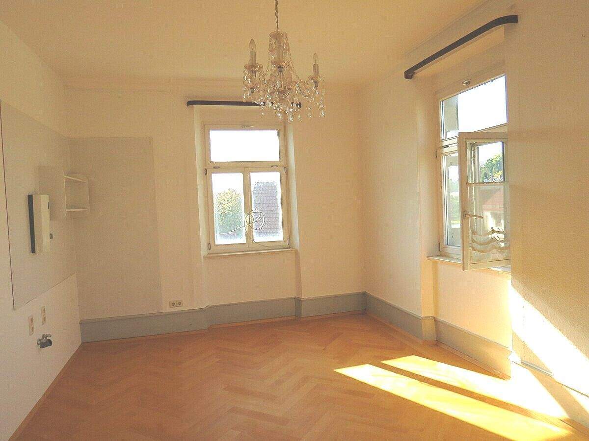 Immobilie in Rot am See - Preisgünstig - Teilsanierte 4-Zimmer Wohnung mit Gartenanteil zentral in Rot am See - Bild 4